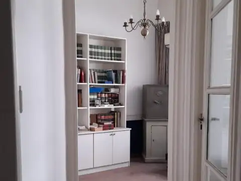 VENTA. OFICINA APTO VIVIENDA MUY LUMINOSA A RECICLAR