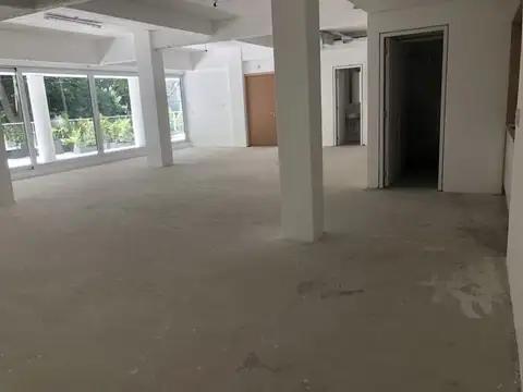 Oficina en Venta al Este