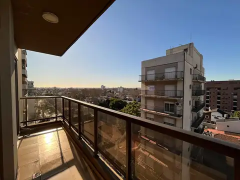 Departamento en Alquiler en Villa Ballester, $ 780.000