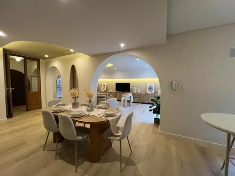 Venta - Casa de Diseño de 3 dormitorios Barrio Lourdes, Rosario