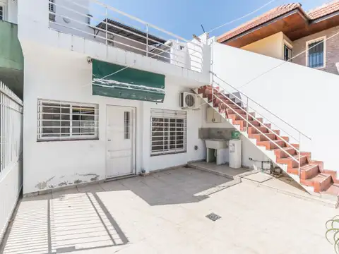 Depto Tipo Casa 4 ambientes con 2 baños