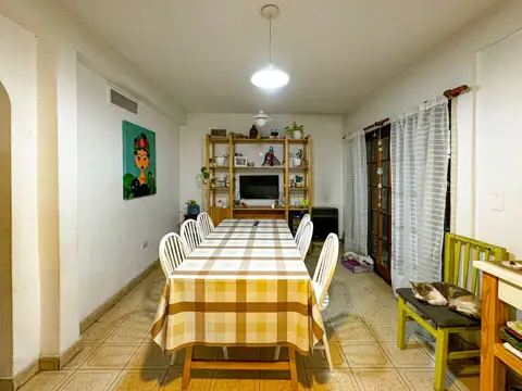 CASA EN VENTA EN CASTELAR NORTE 