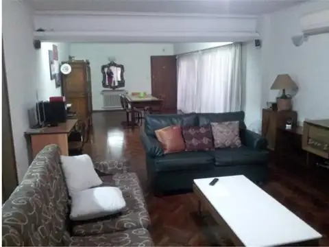 27 De Abril 200, Piso 6°