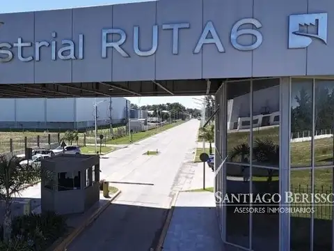Nave en Parque Industrial Ruta 6