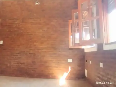 Casa en Alquiler con 1 cochera