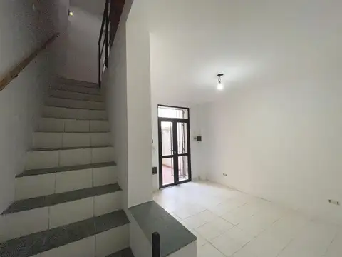 Depto Tipo Casa en Alquiler al Este