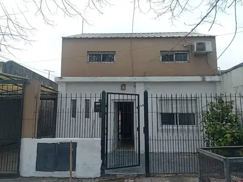Casa 5 Amb en Palomar | 190m² Cubiertos | Jardín y Parrilla