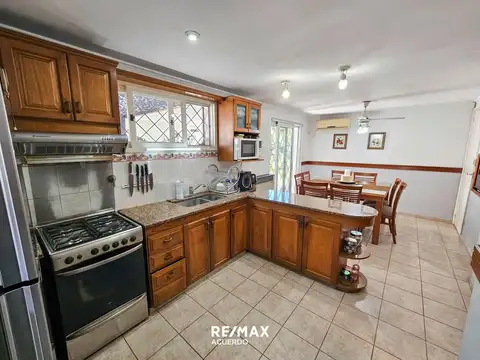 Casa en Venta con 1 cochera