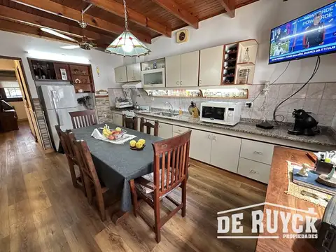 Casa en Venta con 1 cochera