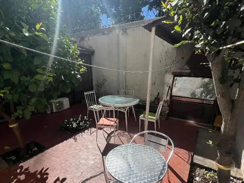 DEPARTAMENTO 4 AMBIENTES CON FONDO LIBRE Y PARRILLA, planta baja