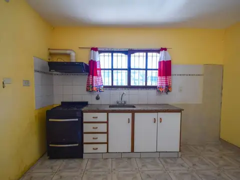 VENTA CASA 5 AMBIENTES CON COCHERA DOBLE