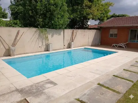 Casa 5 ambientes con 3 baños