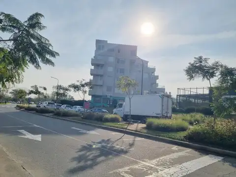 DEPTO APTO PROFESIONAL DE 2 AMBIENTES. BALCON. BAHIA. CALLE.