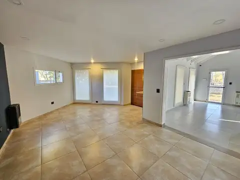 Casa 9 ambientes con 1 baño