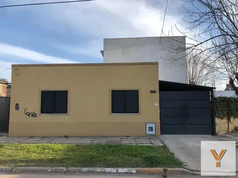 Casa en venta - 1 Dormitorio 1 Baño 1 Cochera- 80Mts2 - Cañuelas