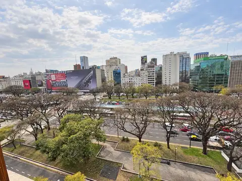 Amplio 4 ambientes clásico – Piso alto – Vista abierta a Av.