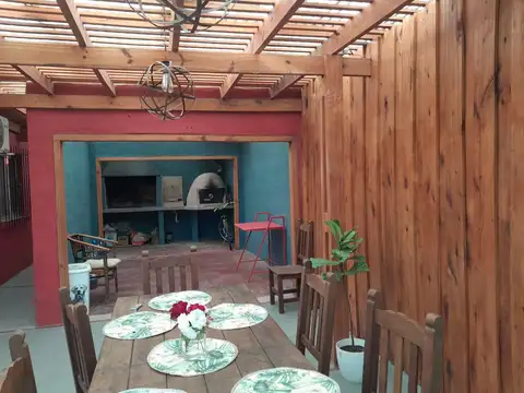 Venta Casa apta credito 3 Amb. y dpto. 2 amb al fte. en Ingeniero Maschwitz Escobar