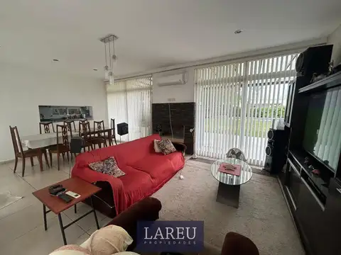 Casa en Venta en Pilar, USD 220.000