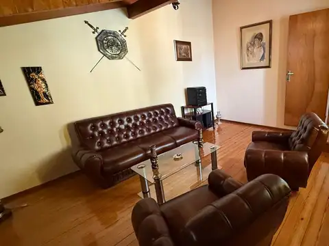 Casa en Venta con 5 cocheras