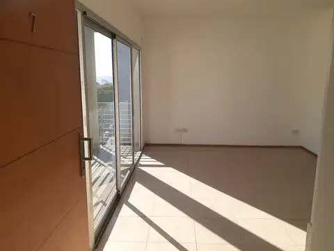 Excelente 7mo piso 2 dorm en olivos a mts Av libertador y Est FGBM apto profesional