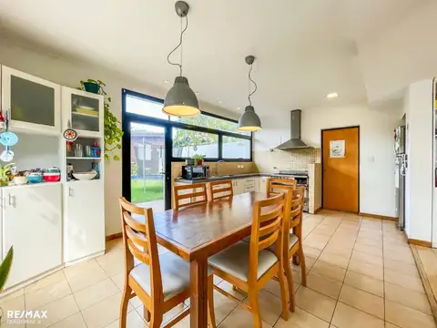Casa 4 ambientes con 3 baños