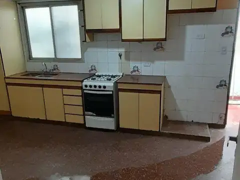 Depto Tipo Casa en Alquiler en Wilde, $ 750.000