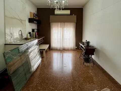 Casa en Alquiler con 1 cochera