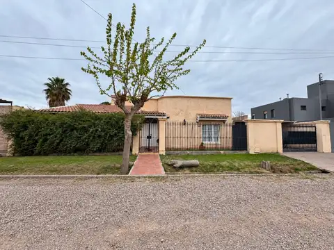 Venta casa complejo cerrado,villa nueva,guaymallen