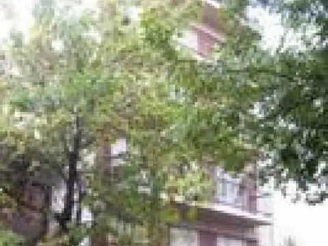 EXCELENTE DEPARTAMENTO 4 AMBIENTES CON BALCON FRENTE apto profesional