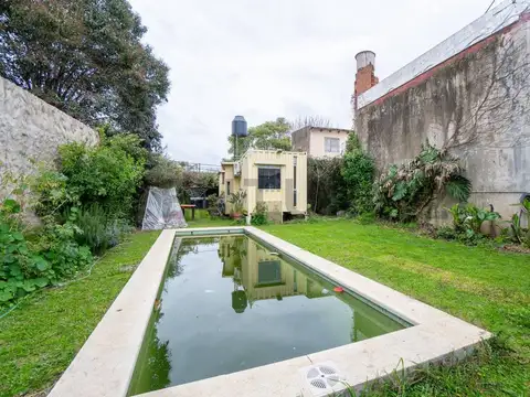 Casa en Venta con 2 cocheras