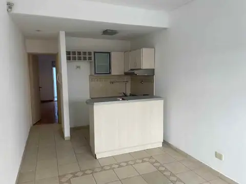 Venta dpto 2 amb, ramos mejia. c/patio.