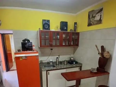 Casa en Alquiler en Lisandro De La Torre, $ 800.000