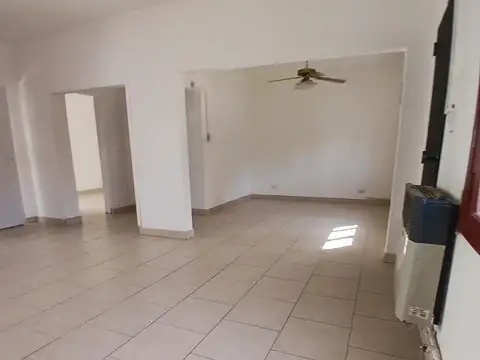 Casa en Alquiler en Mercedes, $ 550.000