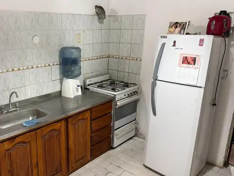 Casa 4 ambientes con 1 baño