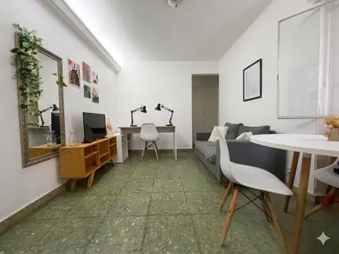 Av. Scalabirni Ortiz 2000, Piso PB