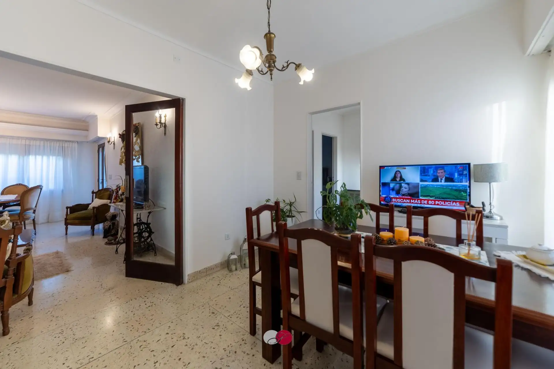 Departamento con locales - Zona Libertad