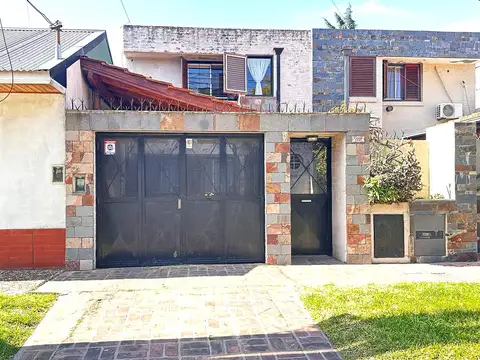 Duplex 4 Ambientes APTO CREDITO Con Cochera y Patio Venta-Quilmes