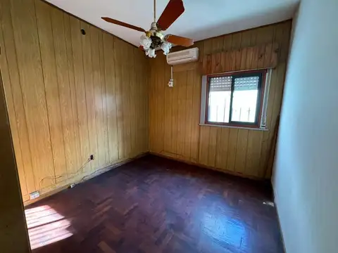 Casa de 3 ambientes con garaje