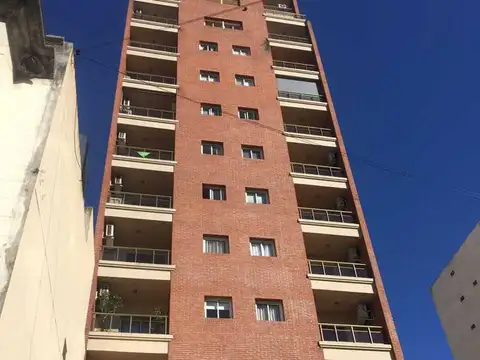 55 Nº 866 e/ 12 y 13  PISO 14