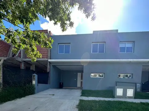 Duplex en venta Lomas de Manantiales
