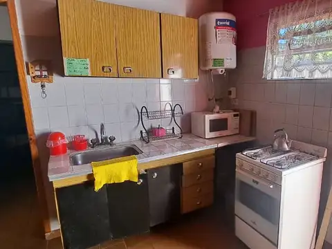 Casa 3 ambientes con 1 baño