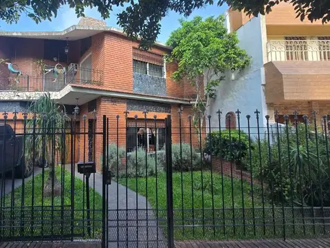 VENTA HERMOSA CASA DE 3 D EN VILLA ARGENTINA