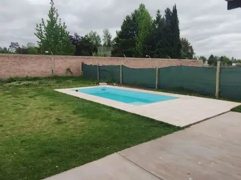 CASA CON PILETA EN VENTA VISTALBA LUJAN DE CUYO