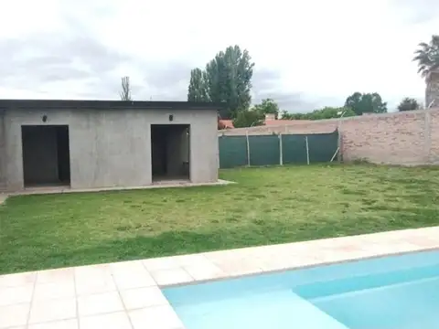 Casa 4 ambientes con 3 baños