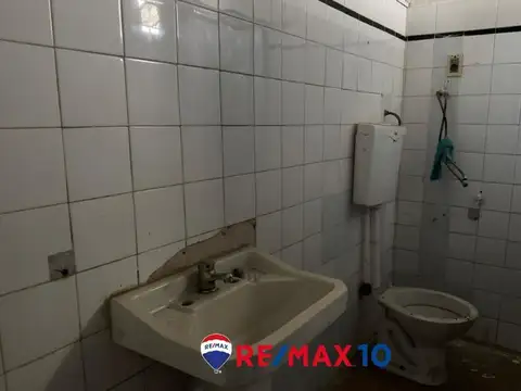 Casa 14 ambientes con 5 baños