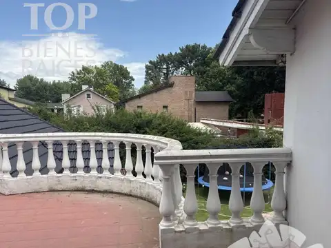 Casa en Venta con 4 cocheras