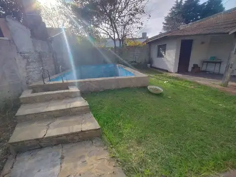 VENTA CASA 5 AMBIENTES PARQUE PILETA HAEDO