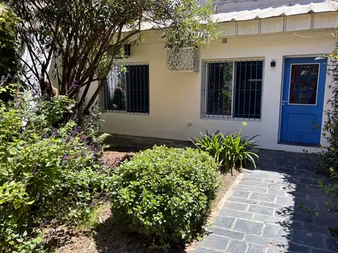 Departamento tipo casa en venta en San Isidro Centro