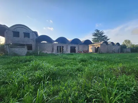 Lote de terreno edificado a pasos de la calle Pedro Terren