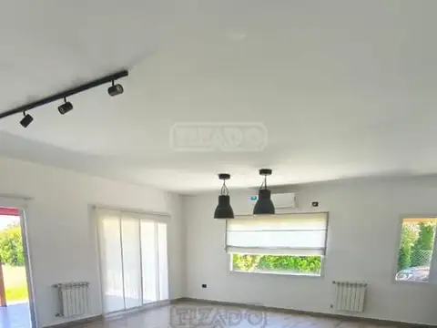 Casa en Alquiler de 3 dormitorios